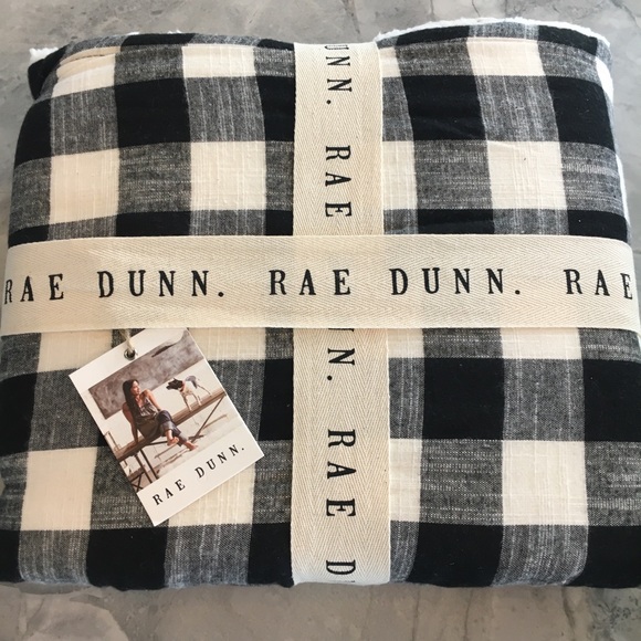 🆕Rae Dunn LOVE Buffalo Check Sherpa Throw - Picture 2 of 8